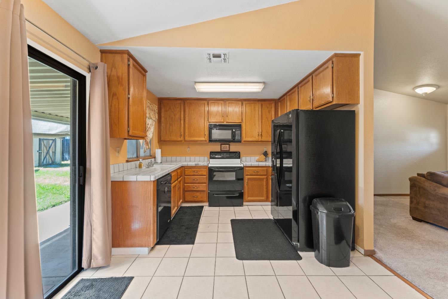 3903 Rollins Way