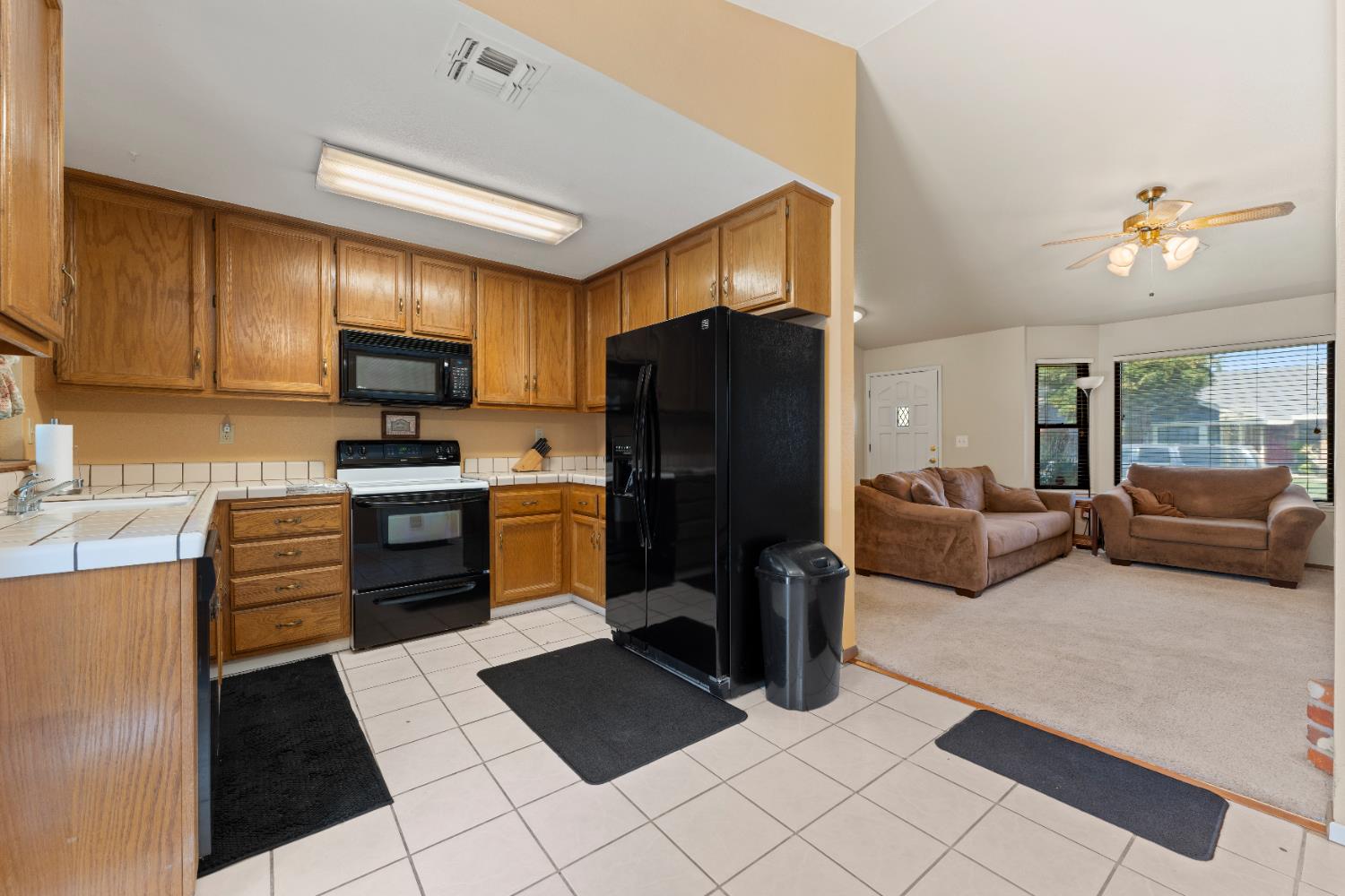3903 Rollins Way