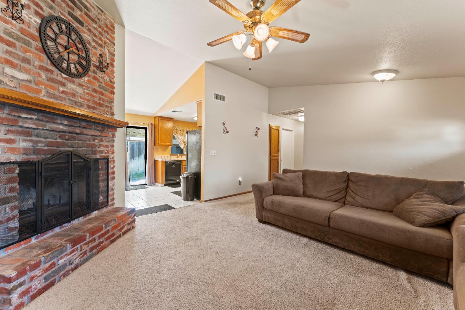 3903 Rollins Way