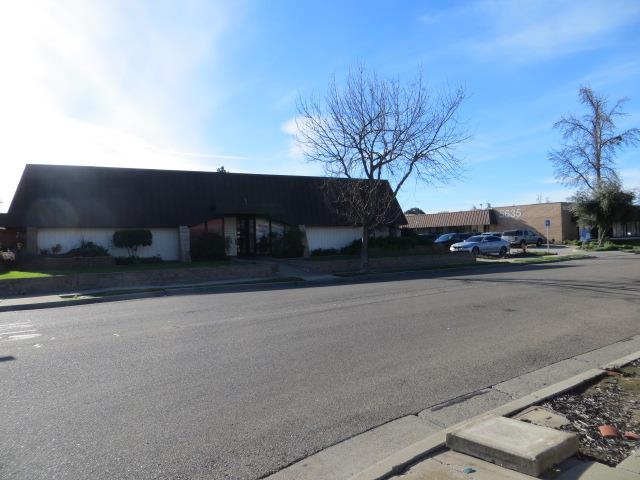 1313 W Robinhood Drive