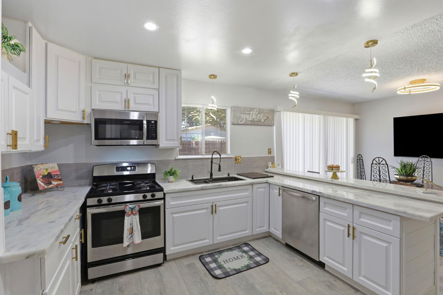 3005 La Rue Way