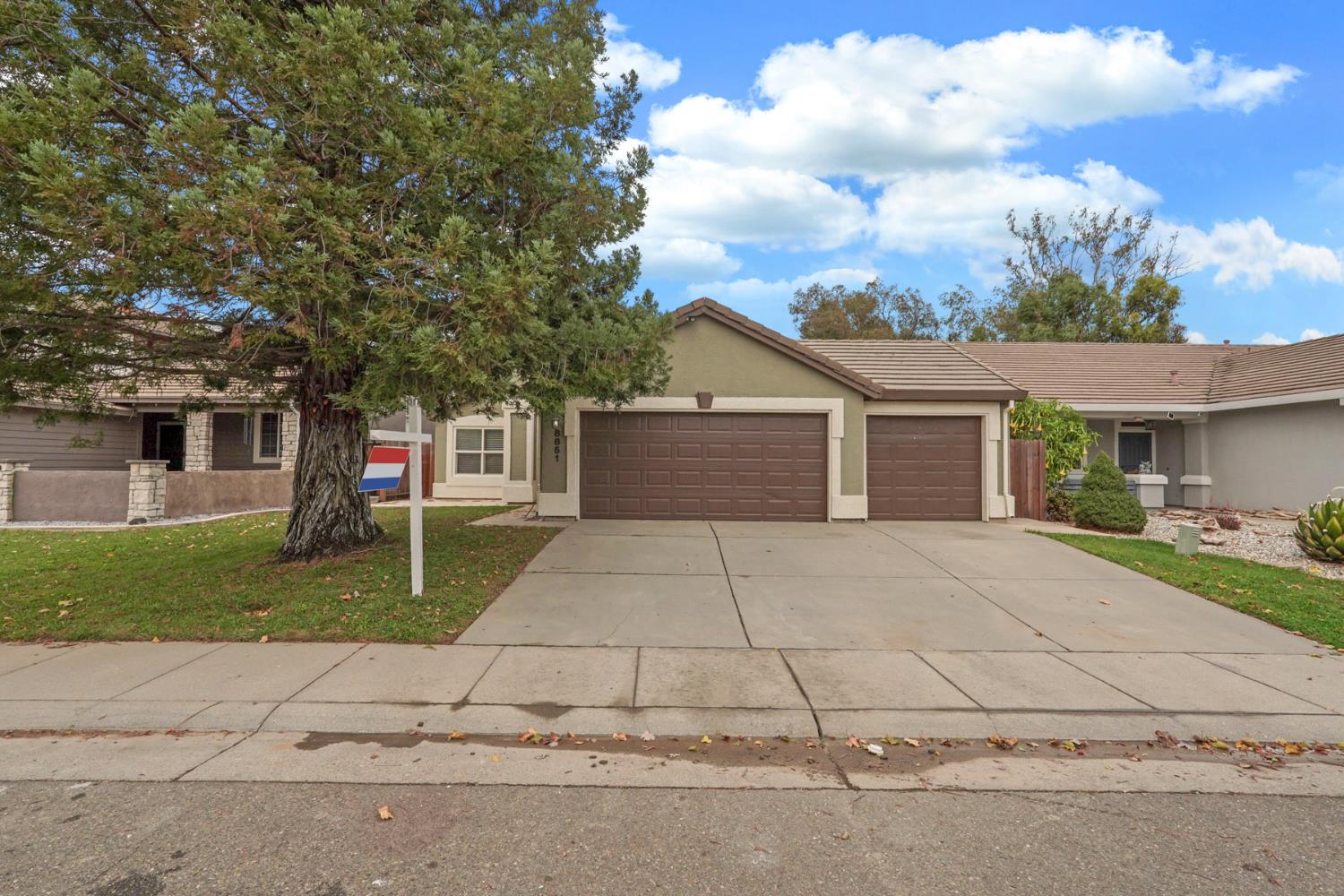 8851 Silverberry Avenue