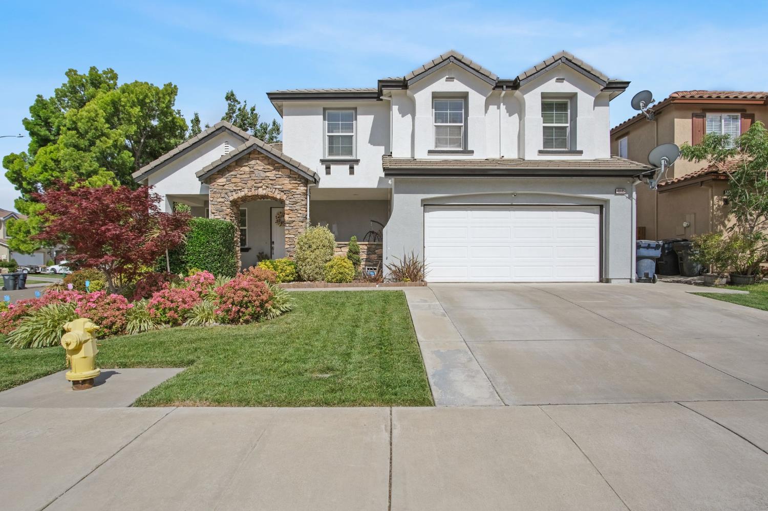 4885 Dandelion Loop
