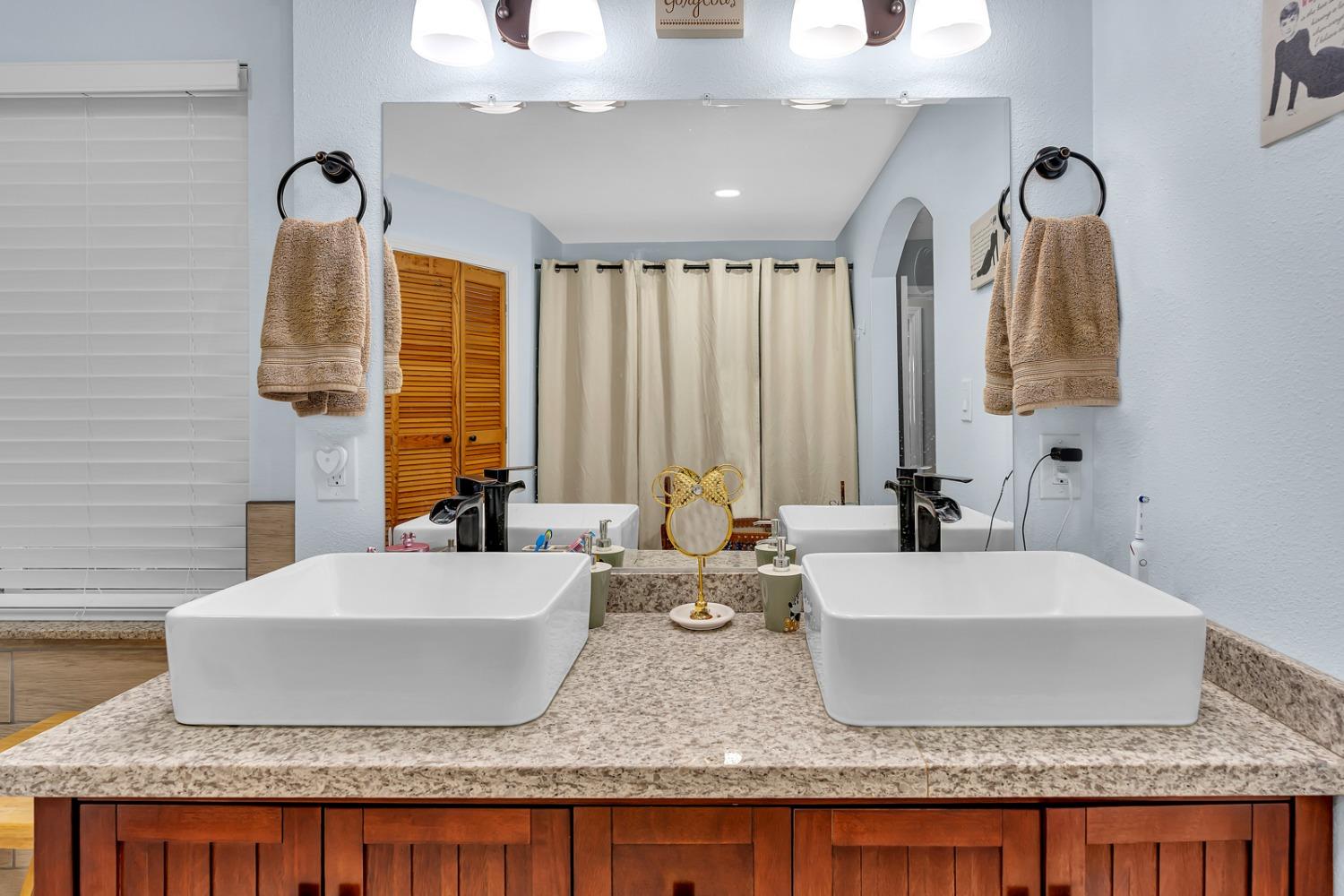 Los Banos, California 93635, United States, 3 Bedrooms Bedrooms, ,3 BathroomsBathrooms,Residential,Active,52863