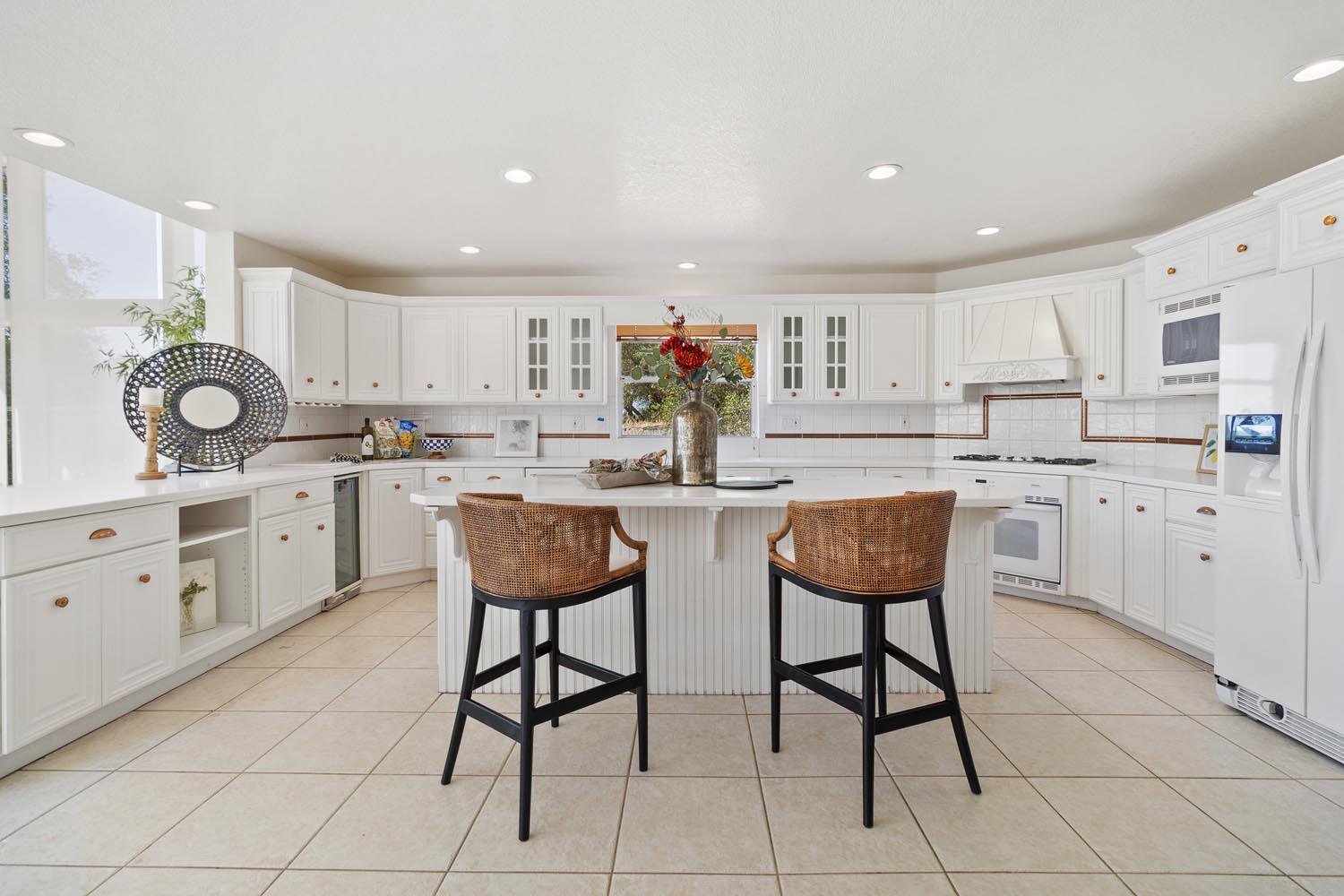 5150 Lake Forest Drive