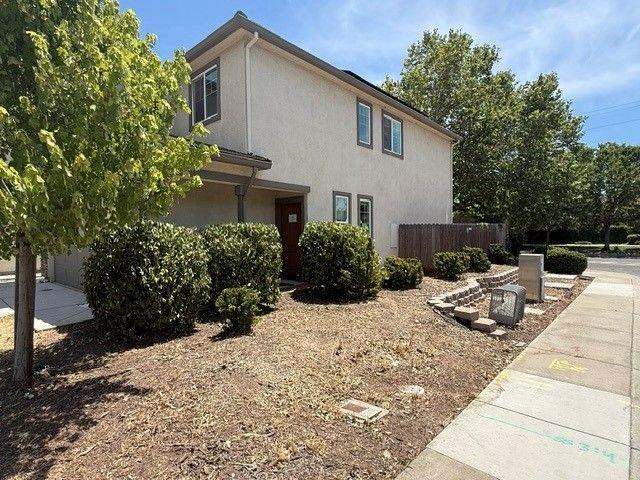 3900 Sanderling Avenue