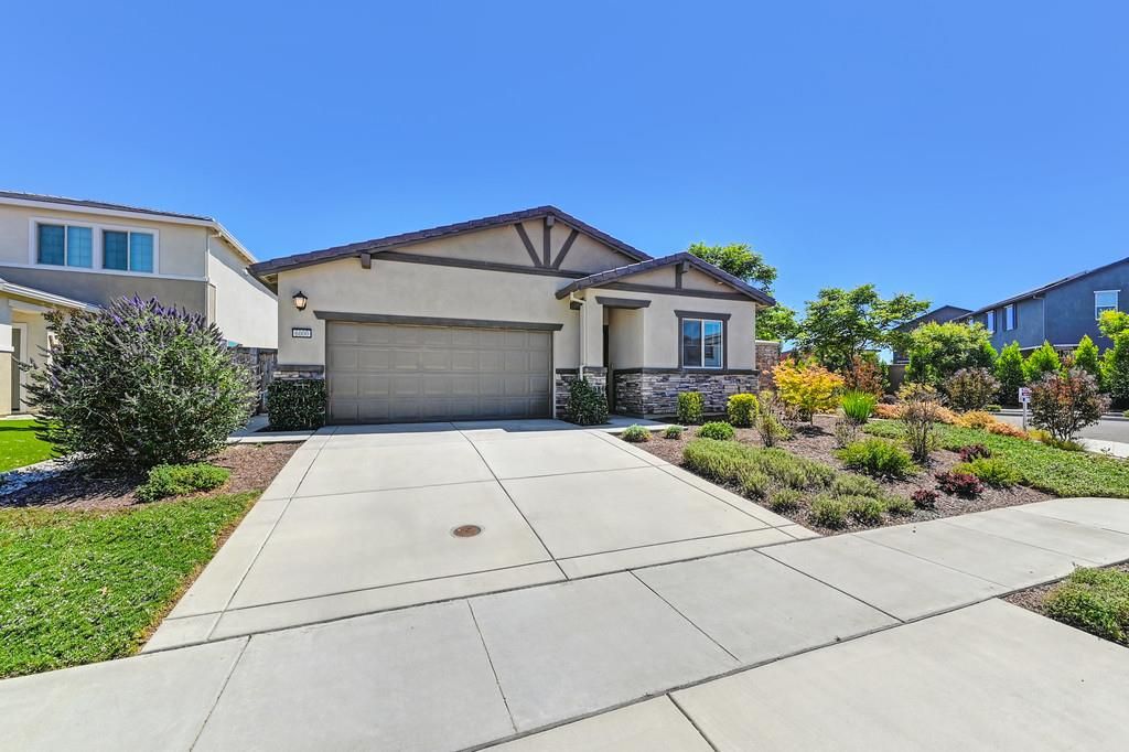 Photo of 6000 Mystic Way, Roseville, CA 95747 (MLS # 225125228)