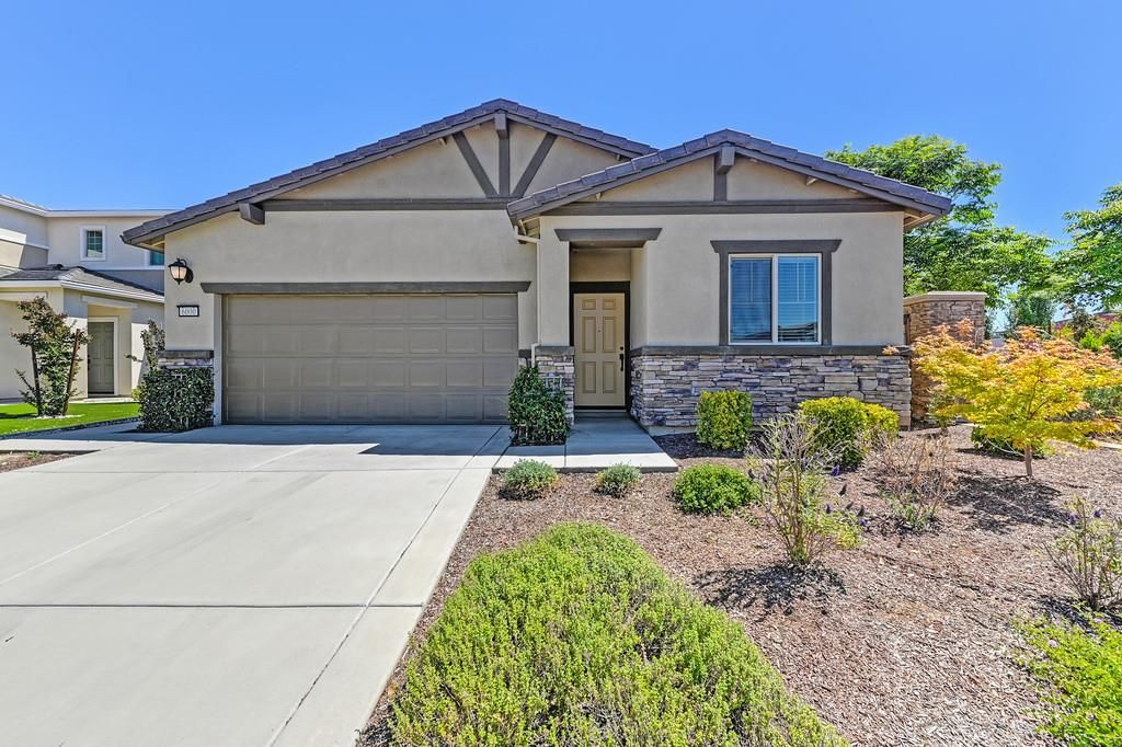 Photo of 6000 Mystic Way, Roseville, CA 95747 (MLS # 225125228)