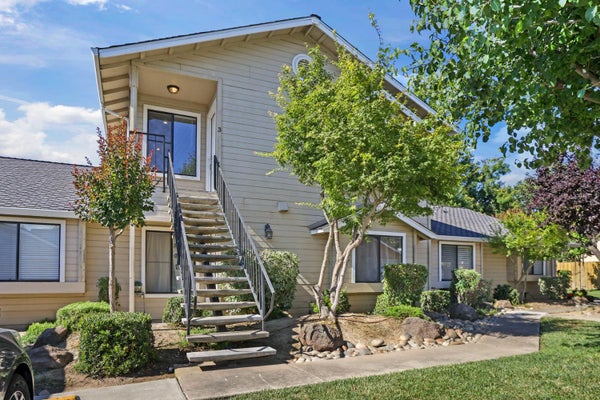1918 S MILLS AVE APT 3, LODI, CA 95242 - Image 0fe9fc99c9b1bcf8af024cc1d2383cdb/838181003