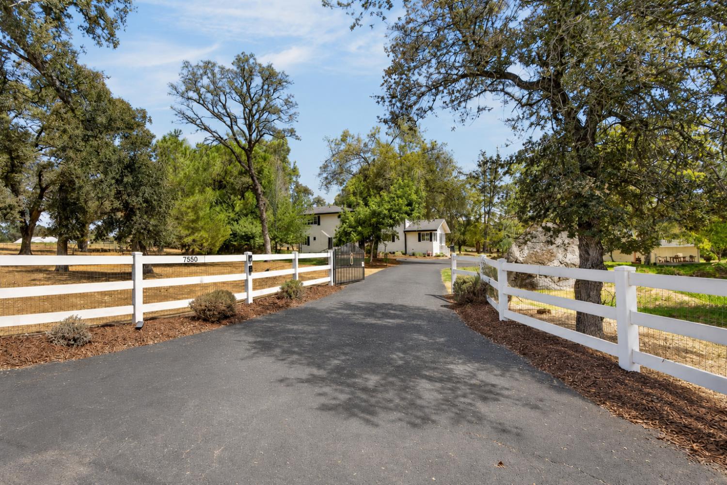 7550 Thousand Oaks Drive
