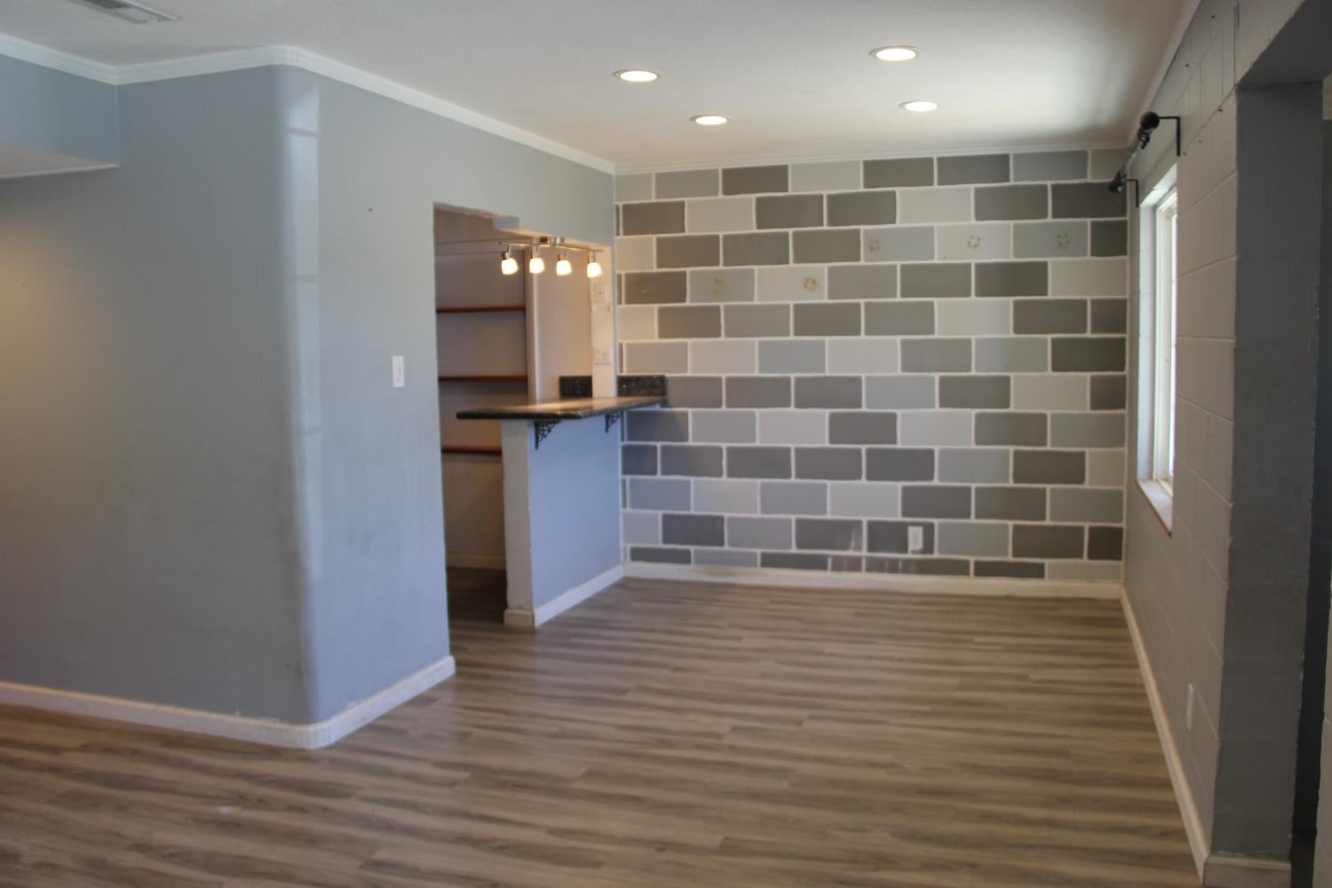 1807 Holly Drive