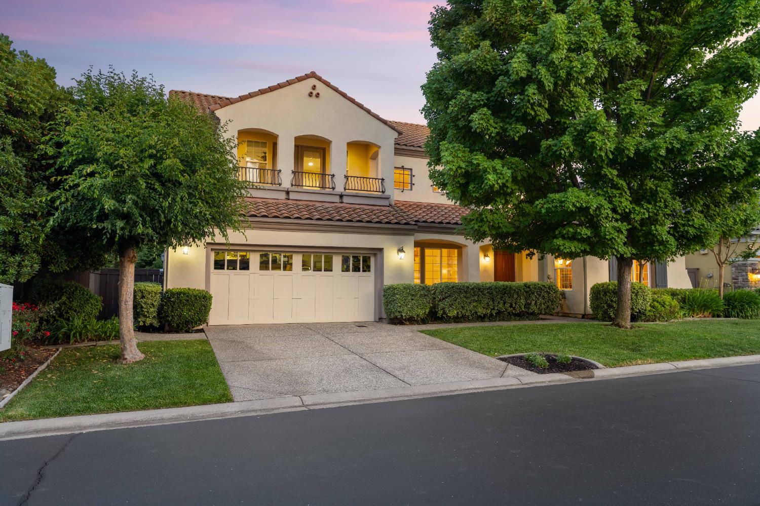 1672 Stone Canyon Drive