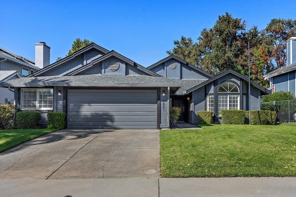 4921 HIDDEN MEADOW WAY, ANTELOPE, CA 95843 - Image 1058e2e12e995d37eaab258cc2f50f0a/48113012