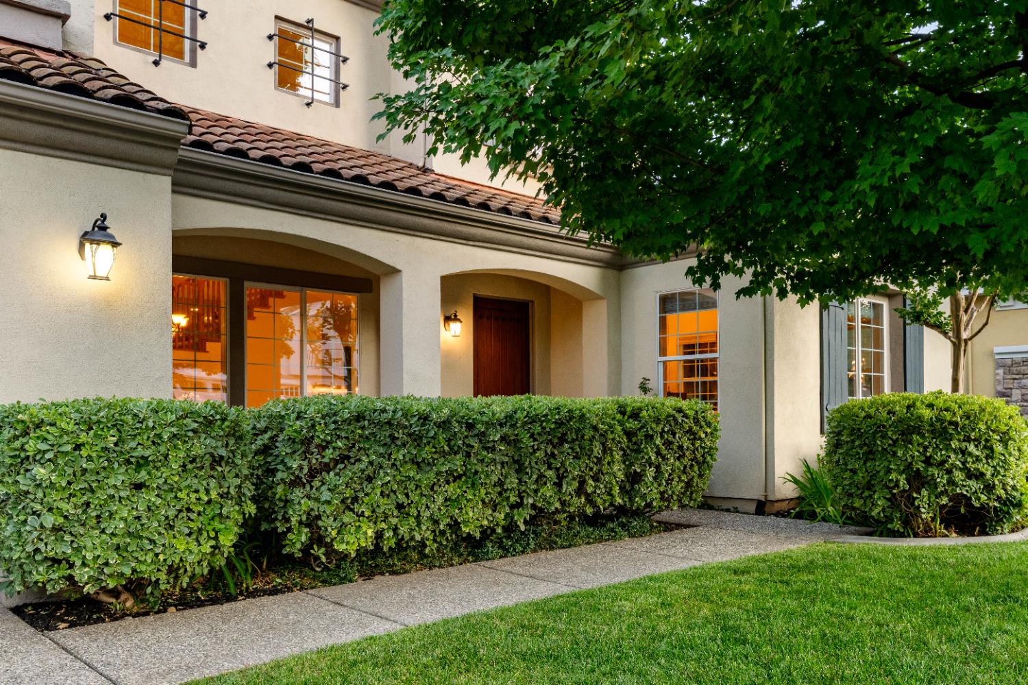 1672 Stone Canyon Drive