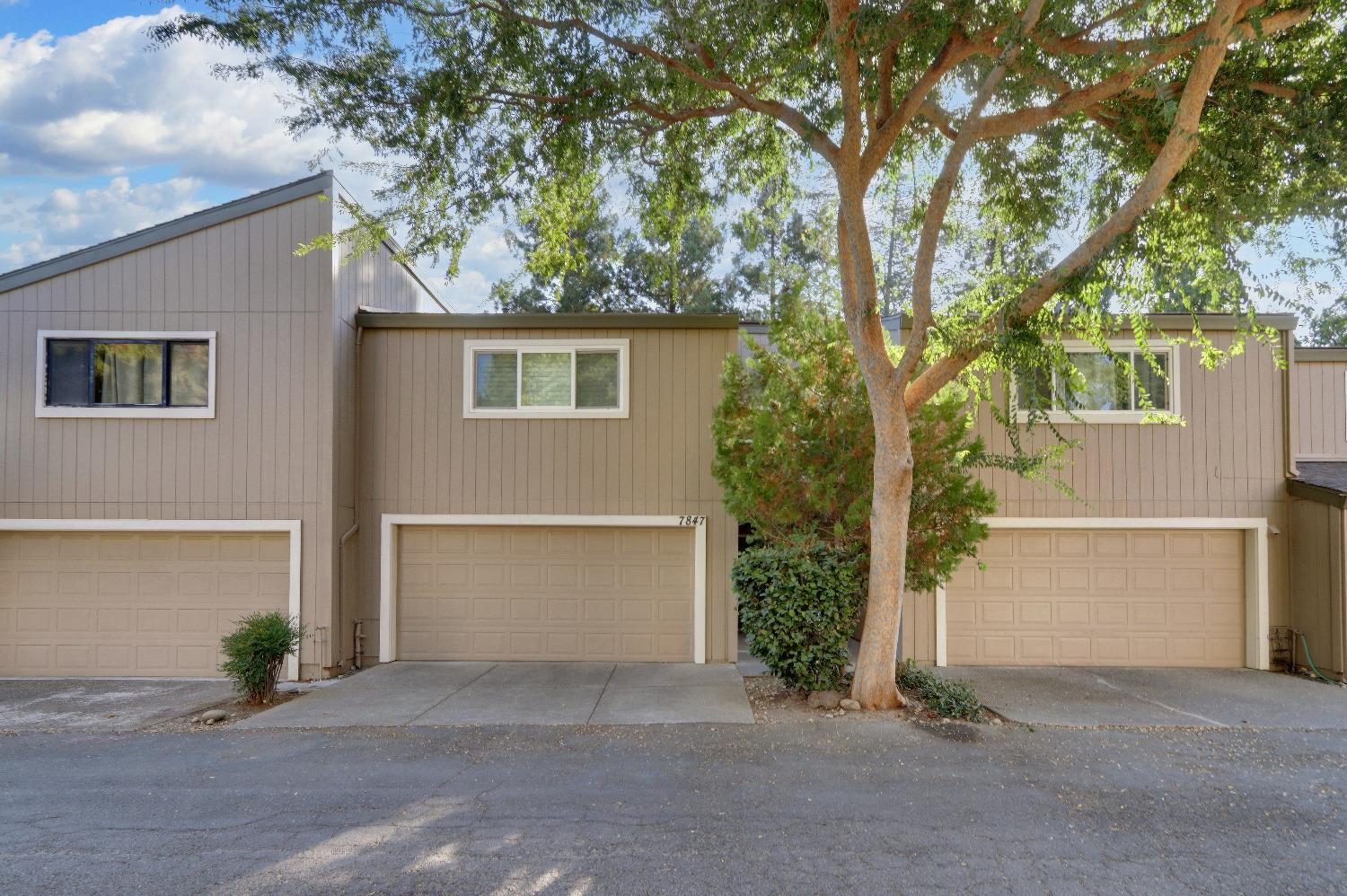 View Citrus Heights, CA 95610 townhome