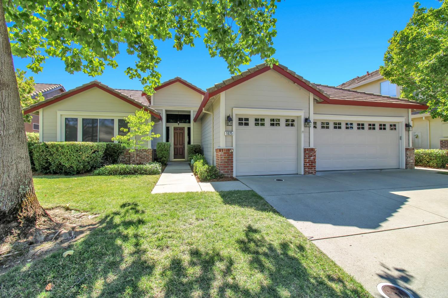 1025 Houston Circle