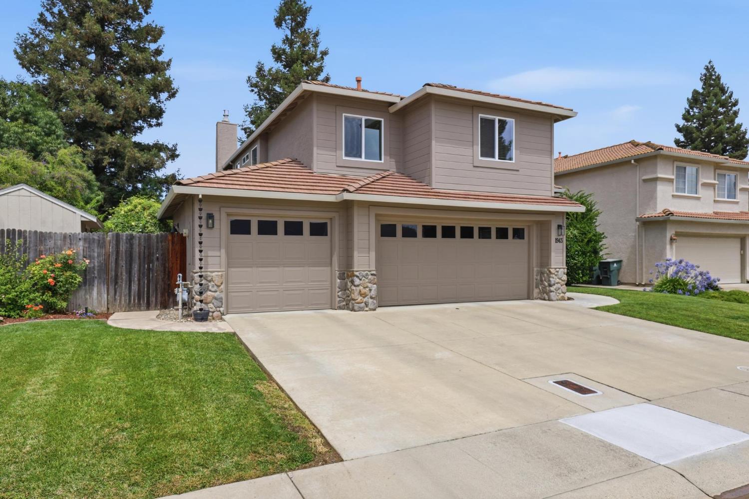 1943 Pinehurst Drive