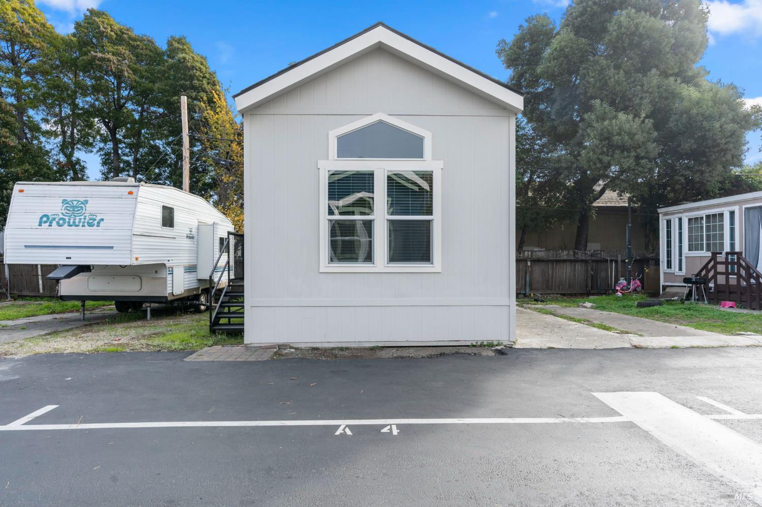 742 Francisco W Boulevard A4