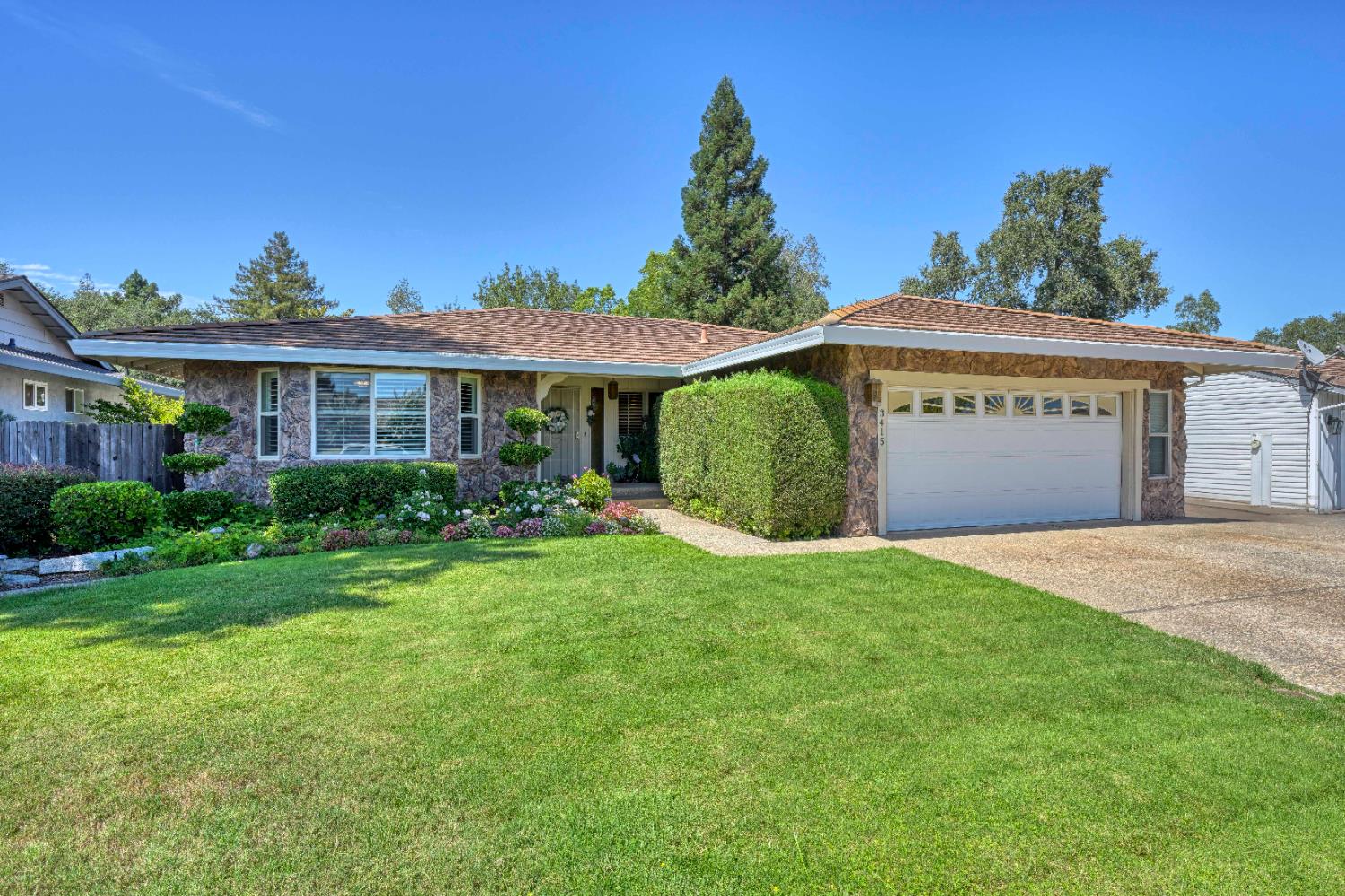 3415 Oakcreek Drive