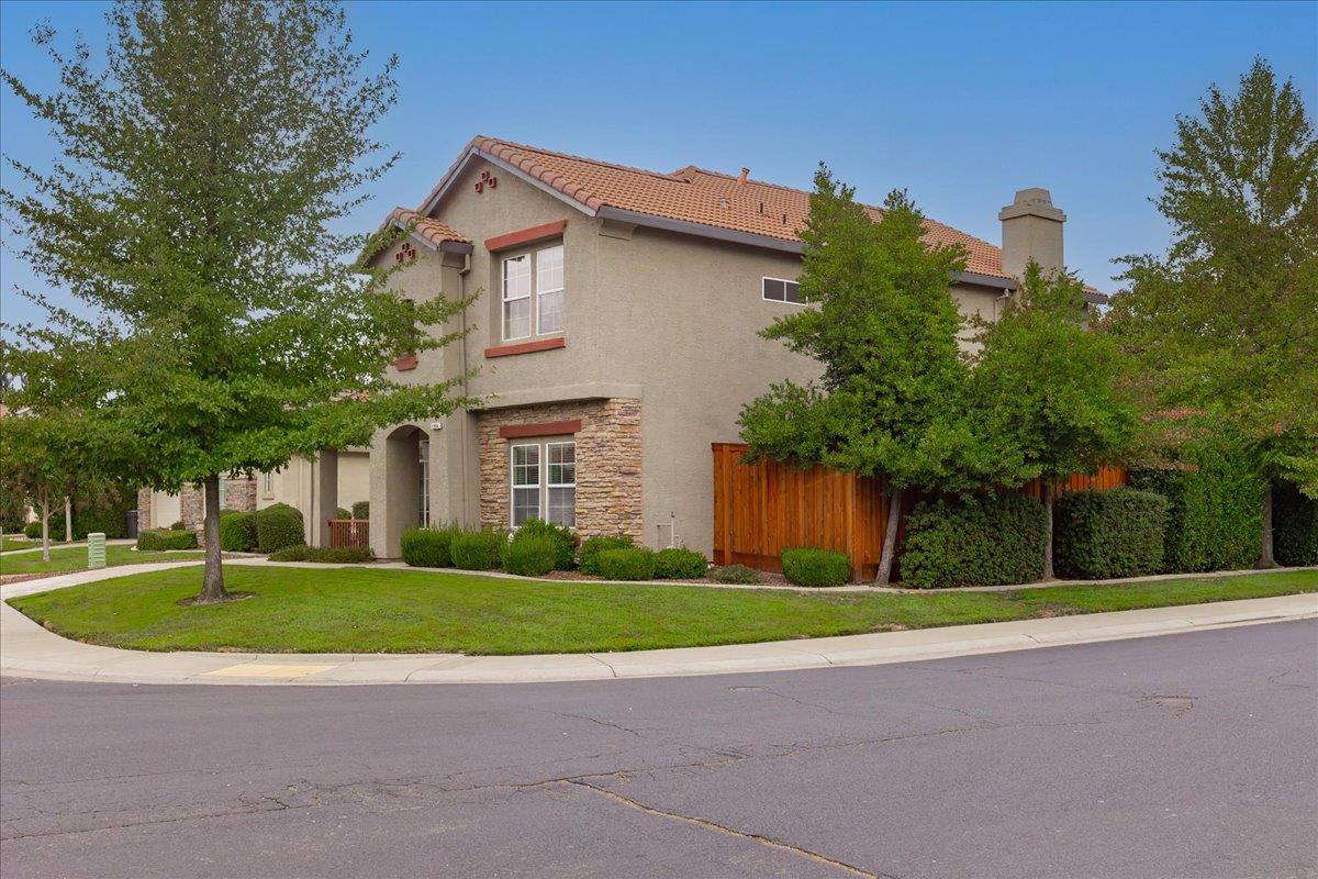 1984 Ambridge Drive