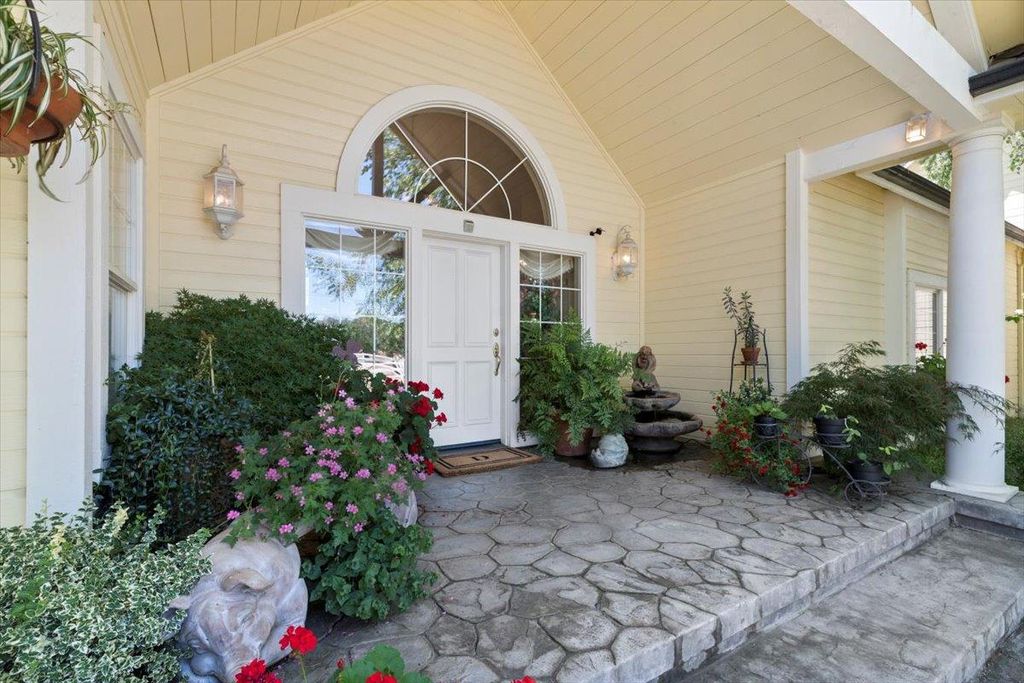 Photo of 4558 Country View Court, Cool, CA 95614 (MLS # 225146564)