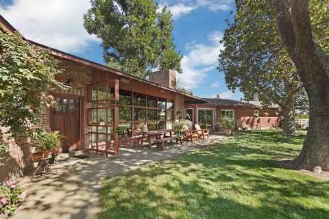 2001 W Woodbridge Road Lodi CA 95242