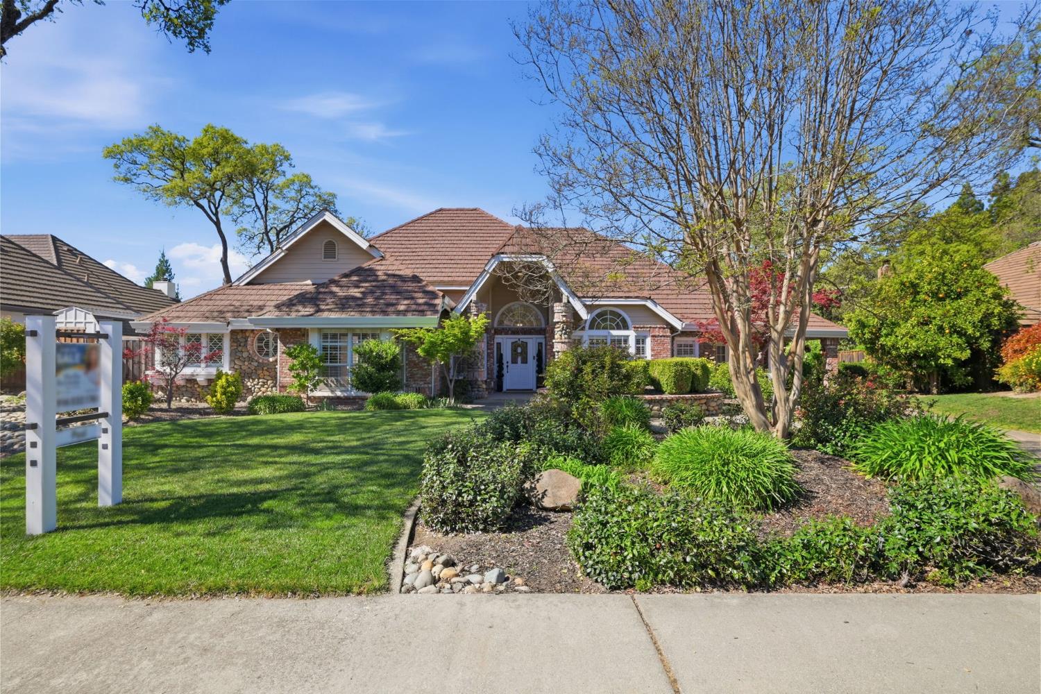 8520 Quail Oaks Drive