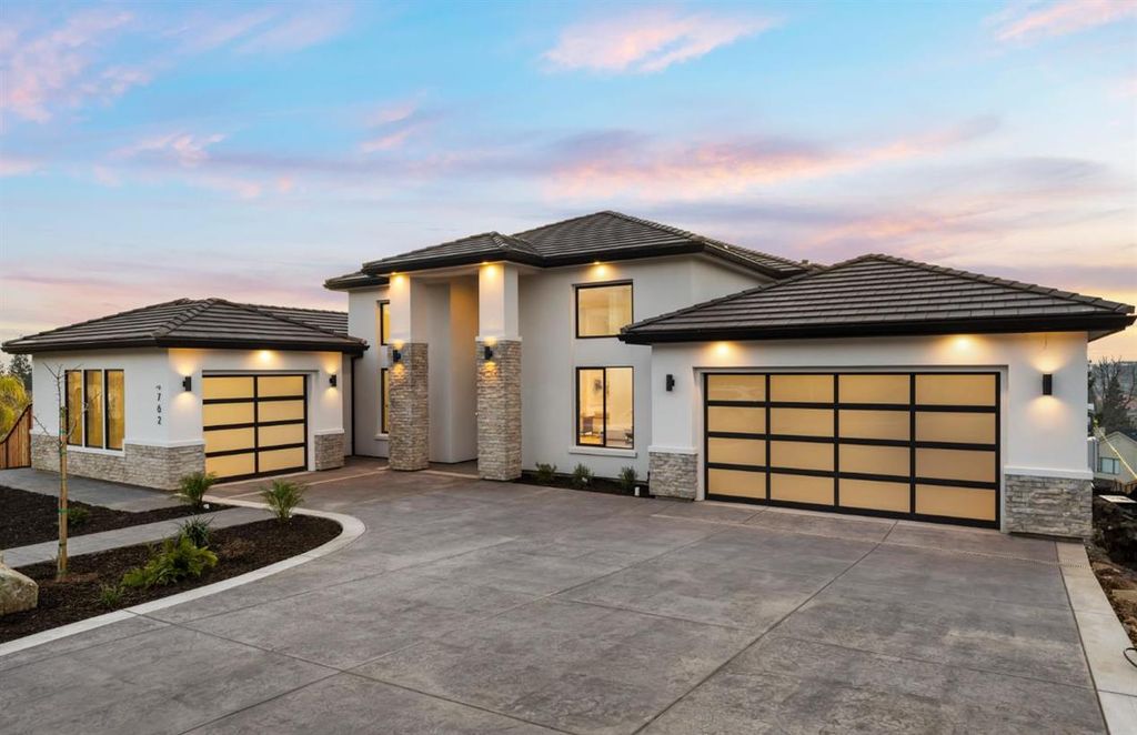 Photo of 762 Glen-Mady Way, Folsom, CA 95630 (MLS # 226004248)