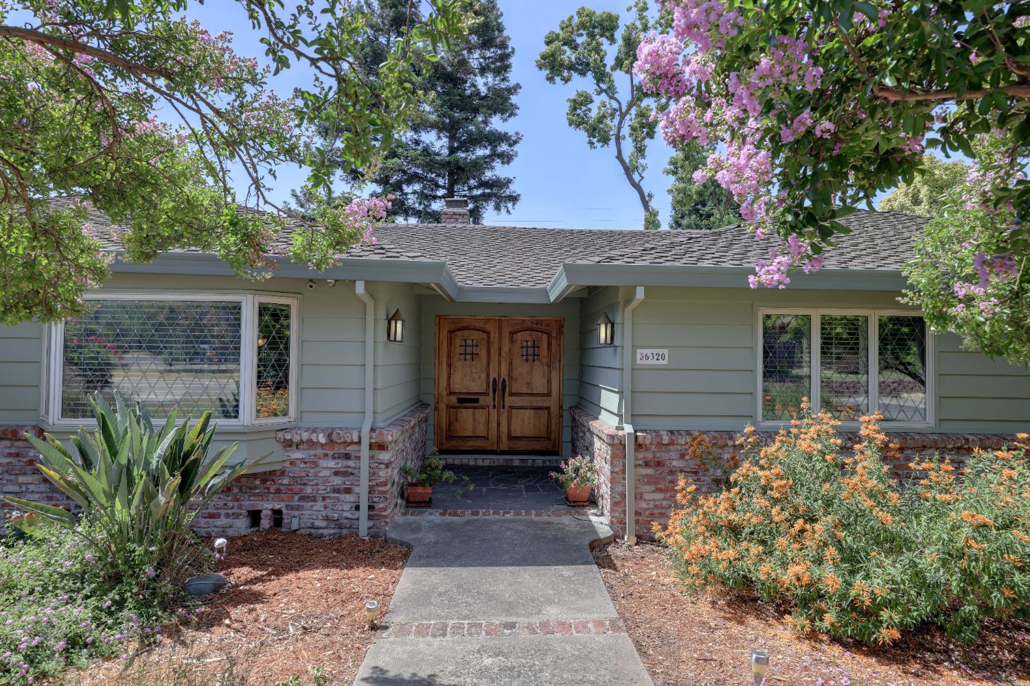 6320 Eastmont Court