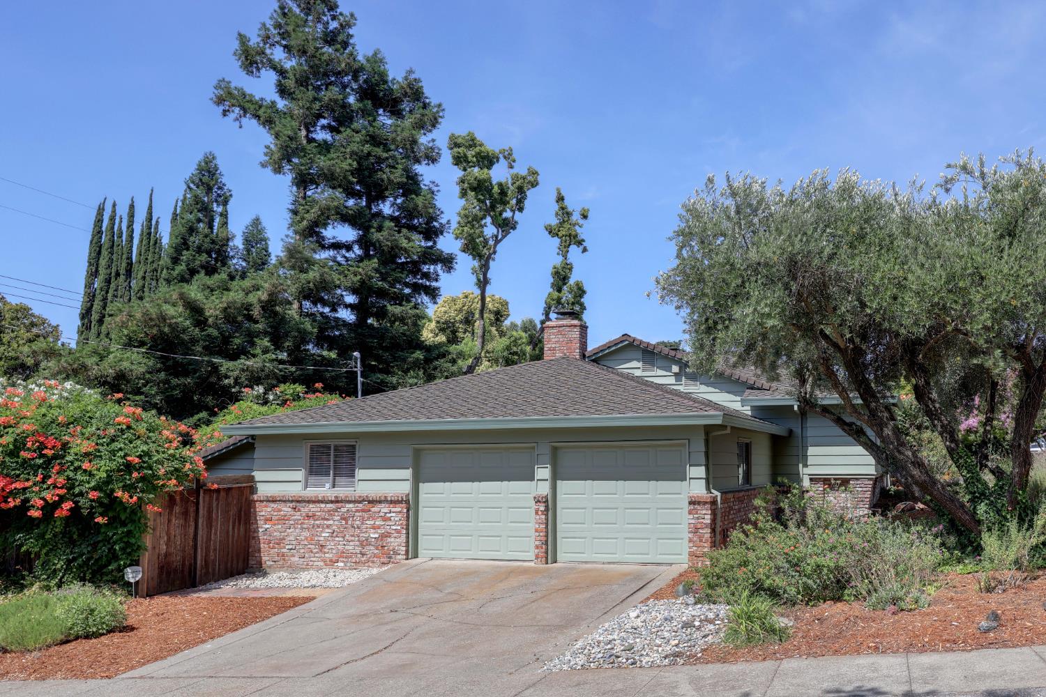 6320 Eastmont Court