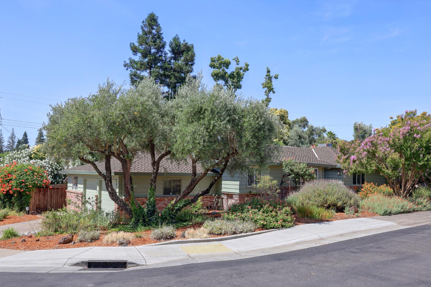 6320 Eastmont Court