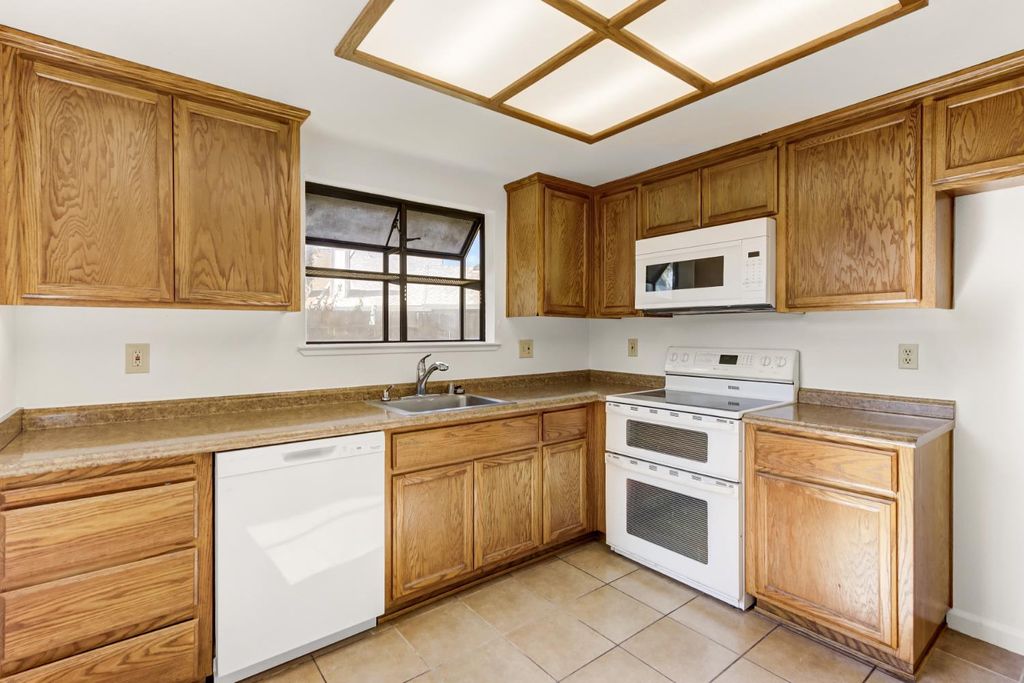 Photo of 9407 Aizenberg Circle, Elk Grove, CA 95624 (MLS # 225134917)