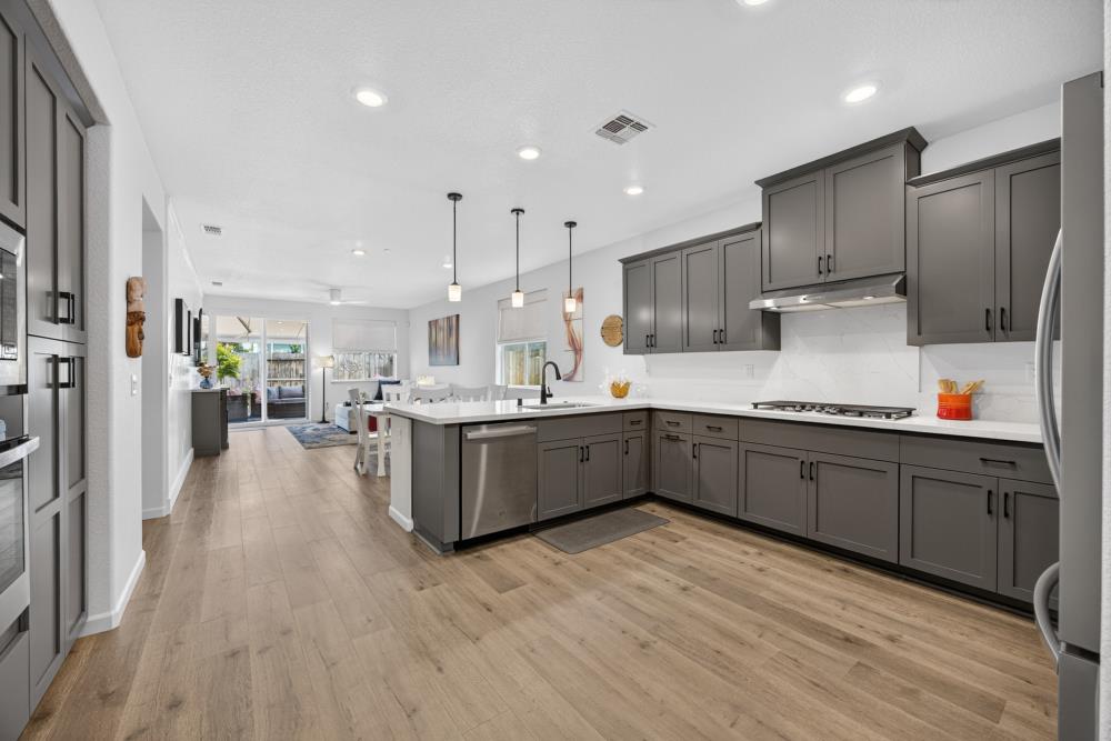 1452 Carson River Loop