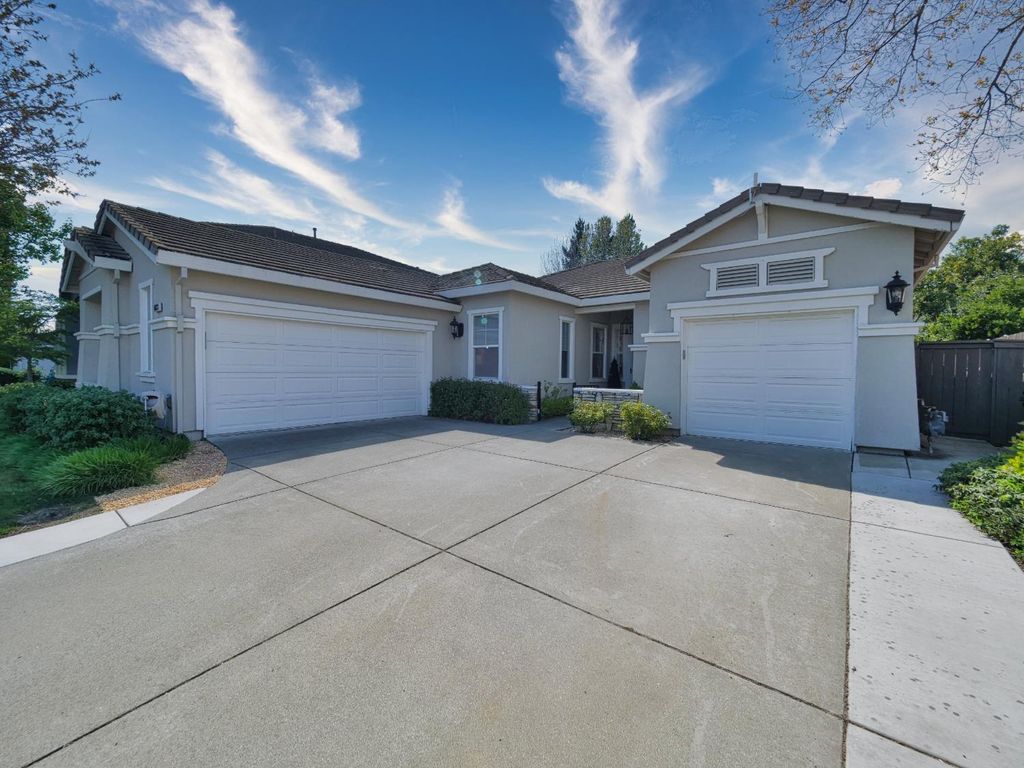 Photo of 4833 Verena Lane, Sacramento, CA 95835 (MLS # 225131423)