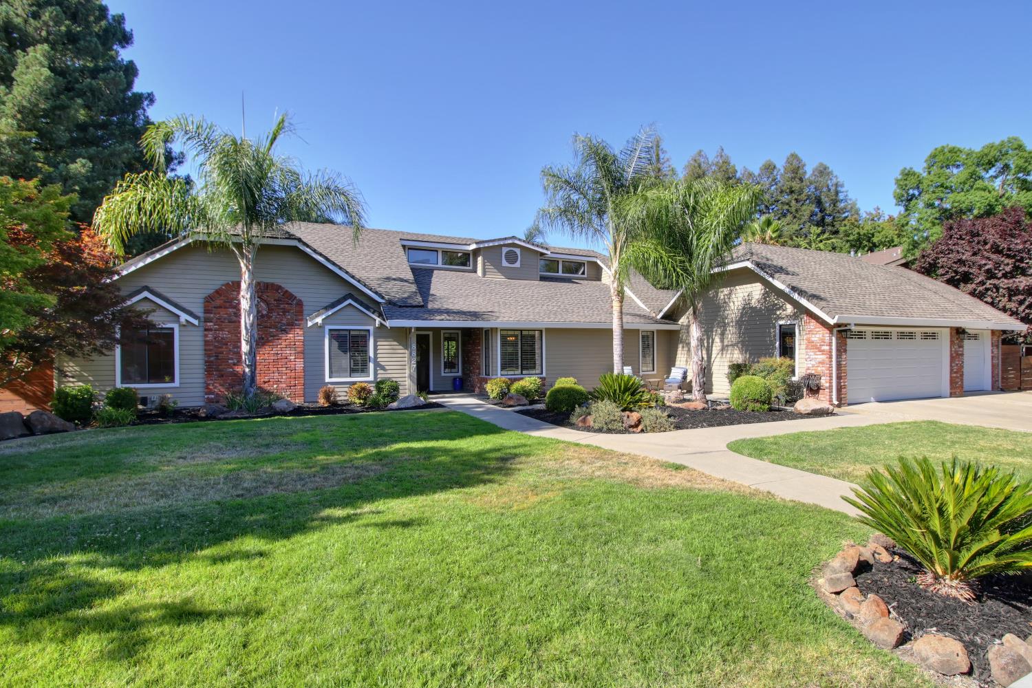 8827 Eula Way