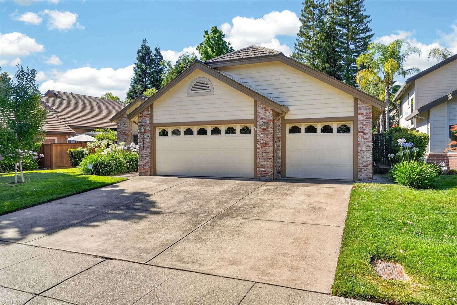 2721 Courtside Drive