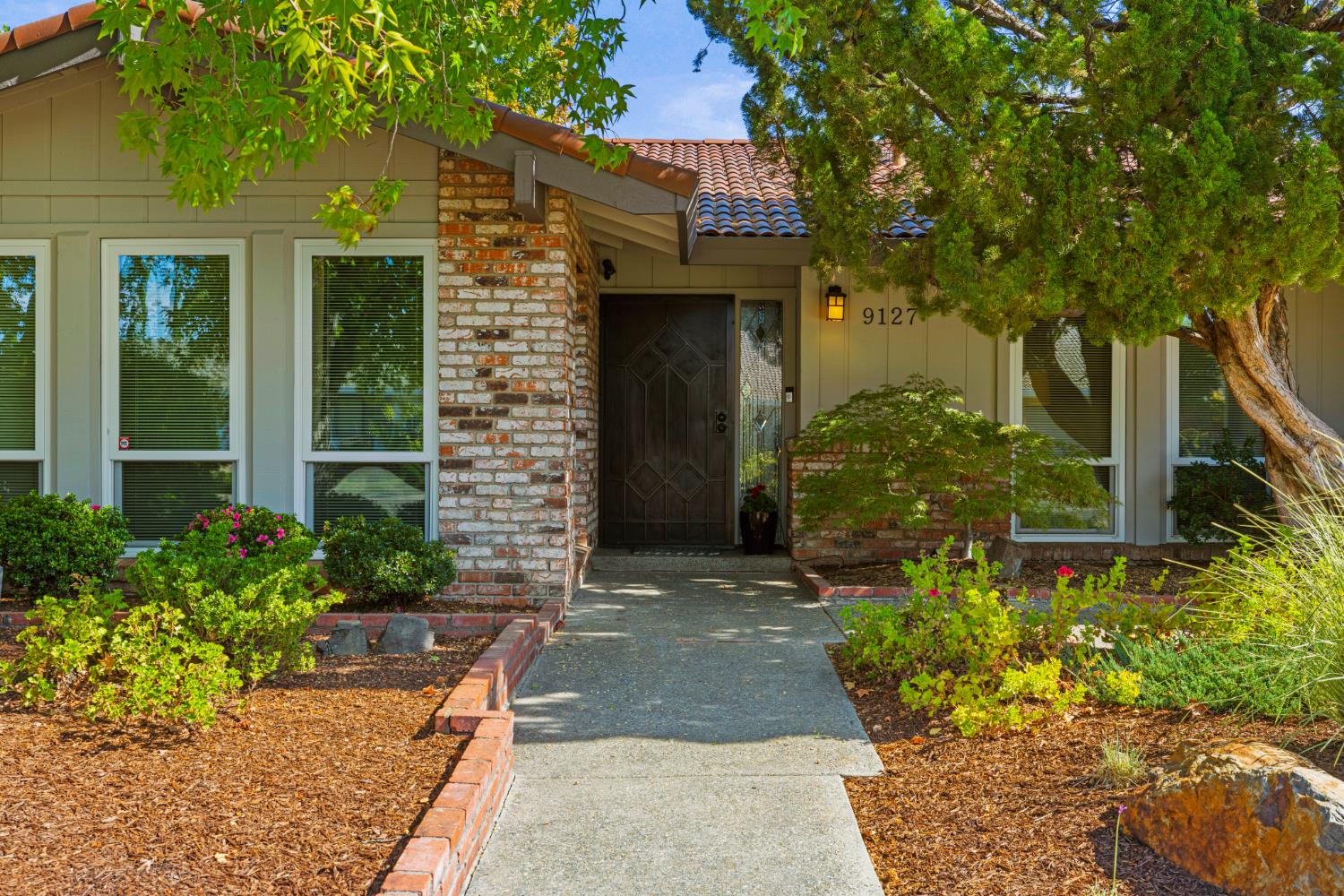 9127 Winding Oak Drive