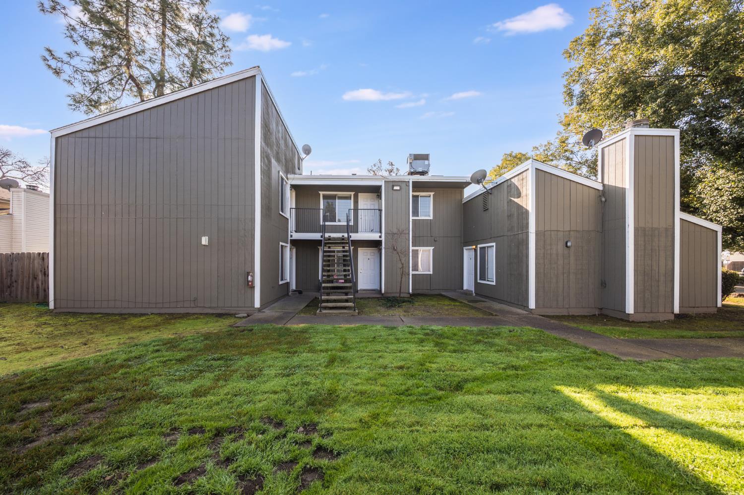 2424 Winchester Drive