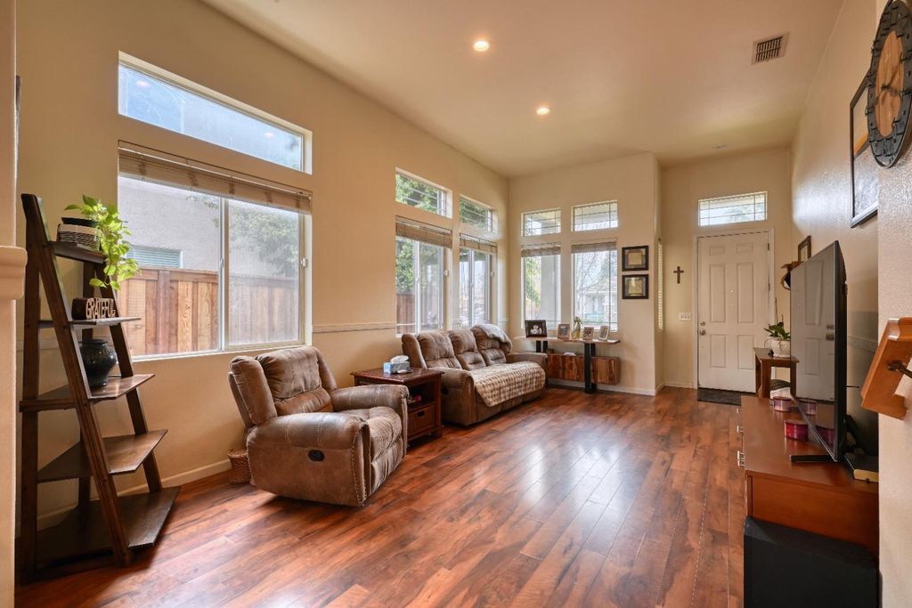 Photo of 2342 Canary Drive, Rocklin, CA 95765 (MLS # 226029228)