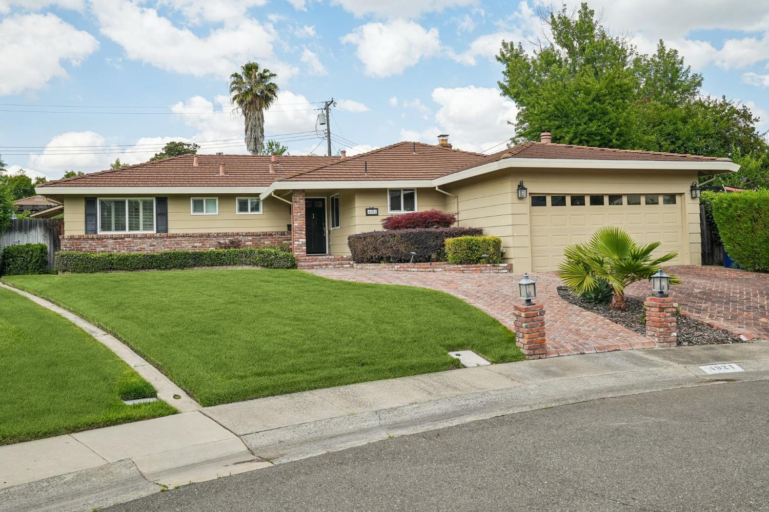 4921 Brightwood Court