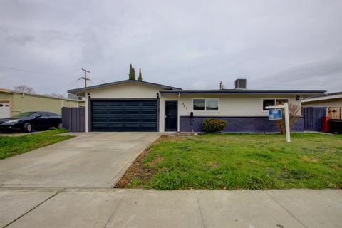 305 Portola Way Tracy CA 95376