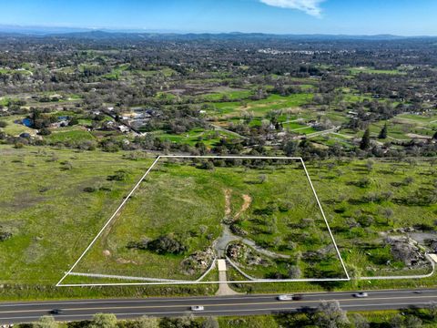 MLS: 225026155