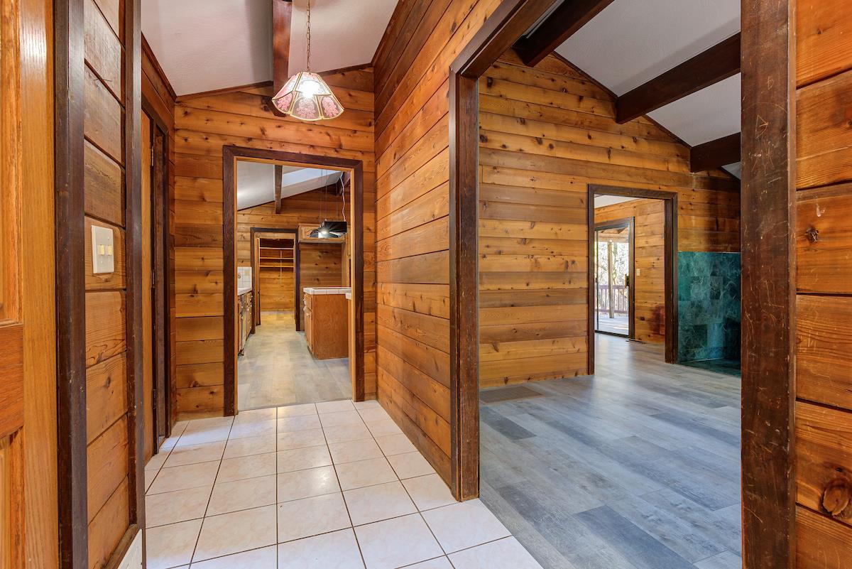 14975 Chattering Pines