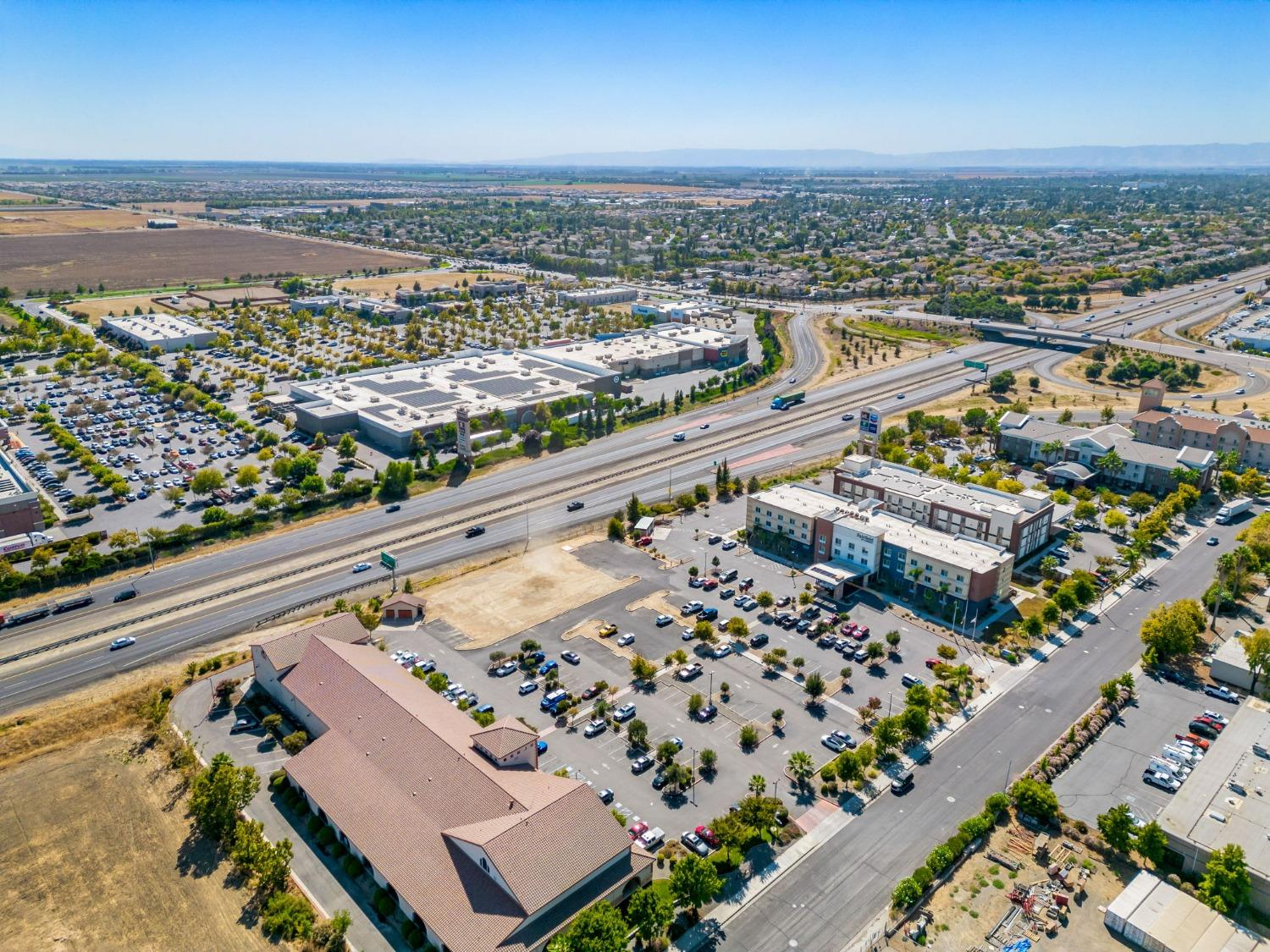 2120 Freeway Drive