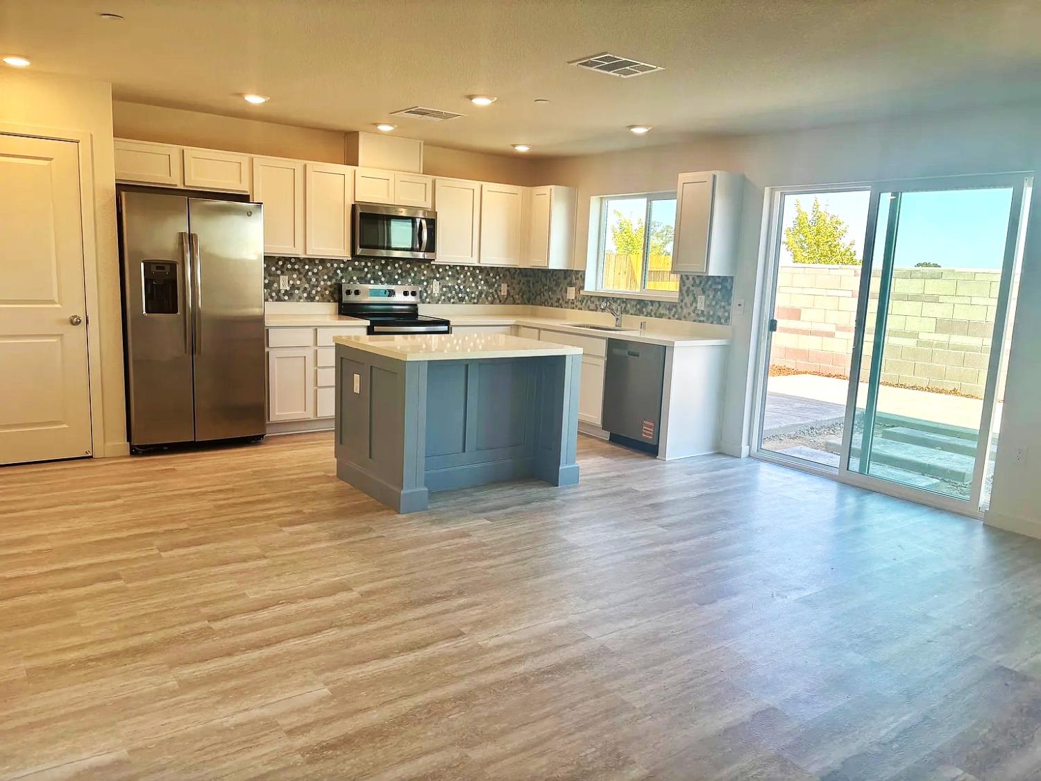 8184 Whippersnapper Way