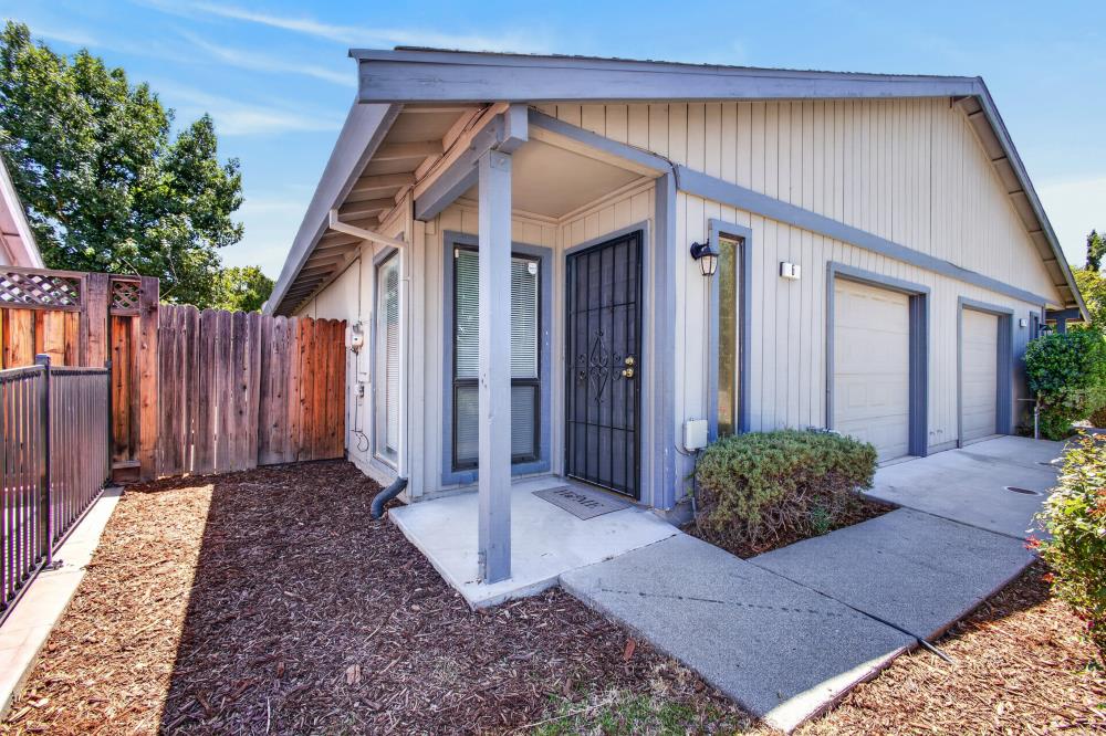 6 Topam Court
