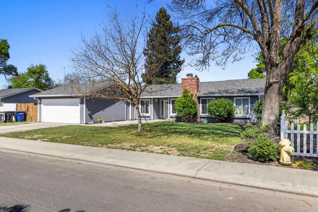 Photo of 2713 Dania Court, Modesto, CA 95358 (MLS # 226035362)