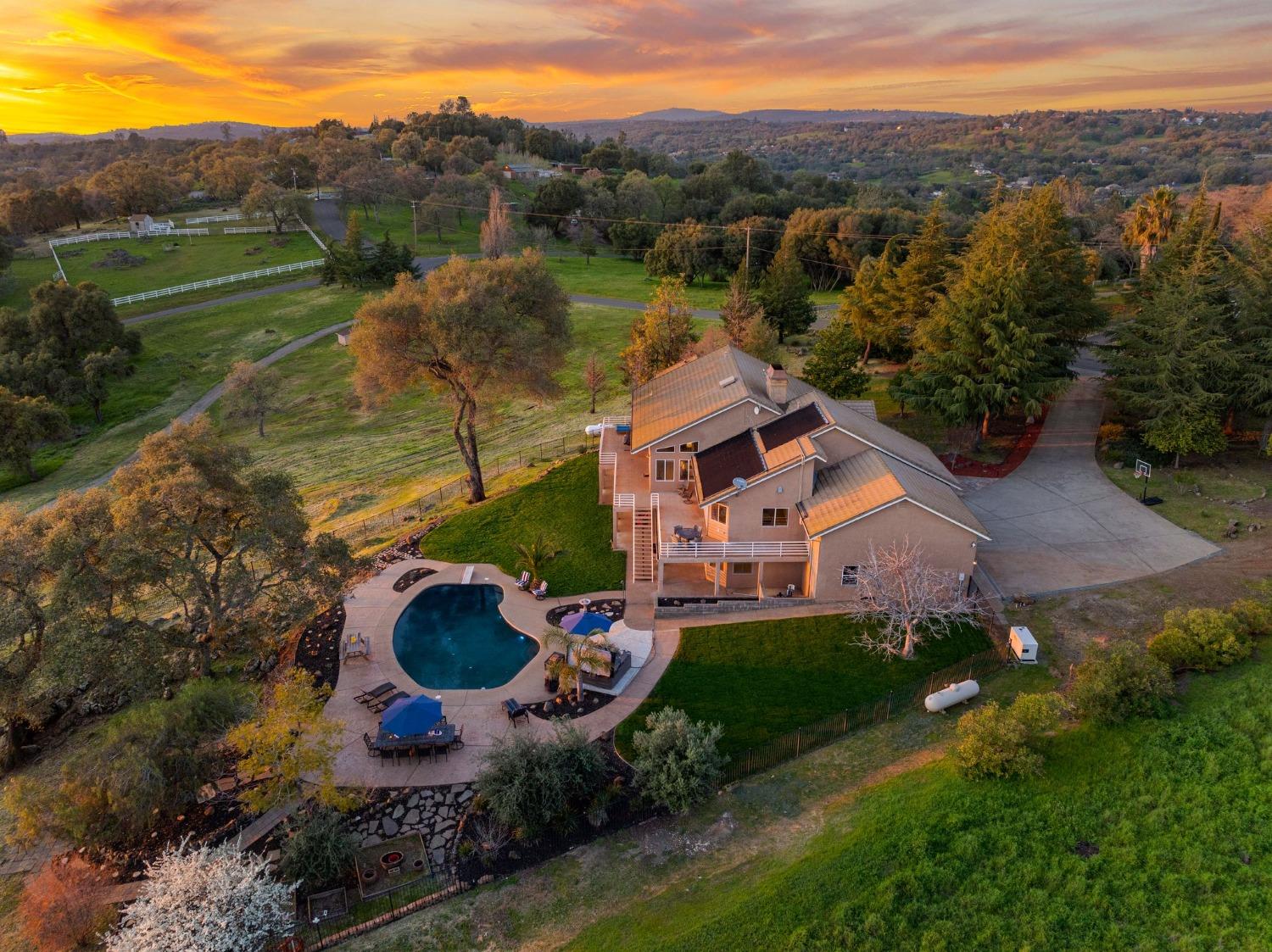 5856 Fernwood Drive