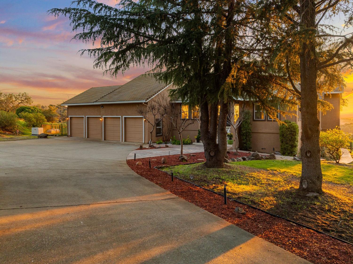 5856 Fernwood Drive