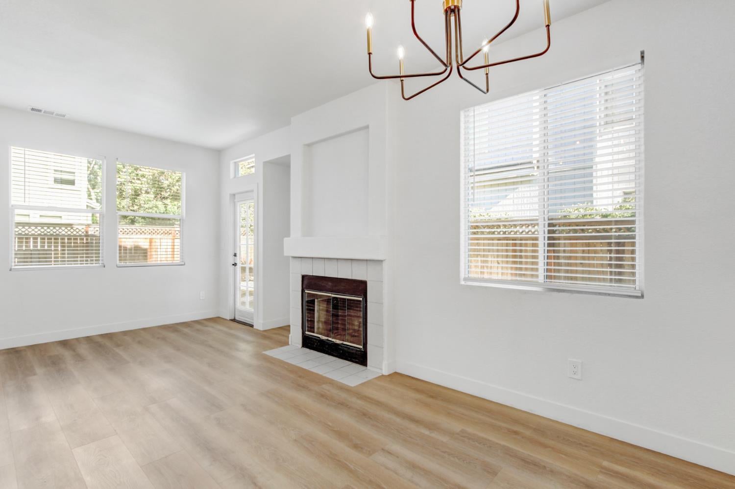 8228 Woods Edge Lane